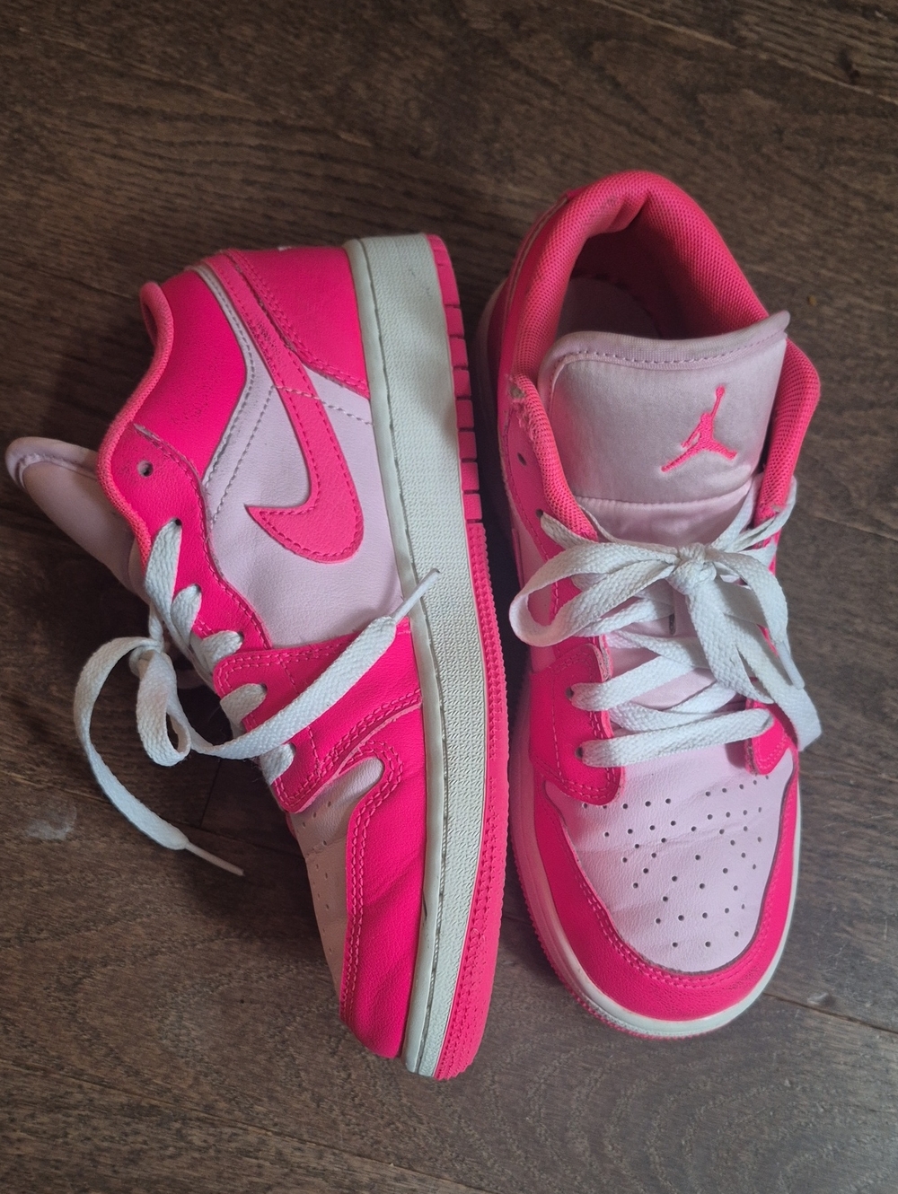Air Jordan 1 Low GS "Valentine's Day / Pink Foam" - Size 5Y / Women's 6.5D